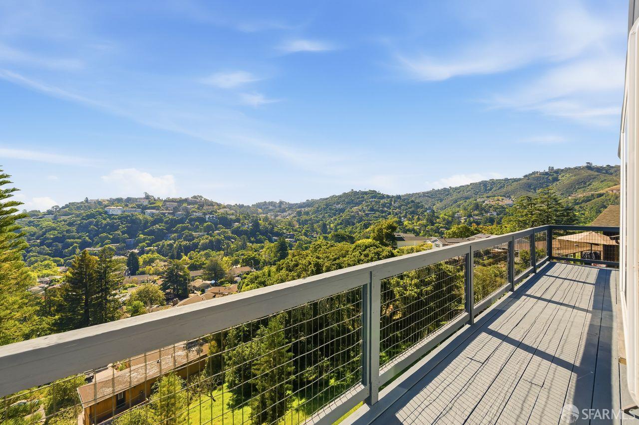 Detail Gallery Image 10 of 58 For 179 Bay View Dr, San Carlos,  CA 94070 - 3 Beds | 2/1 Baths