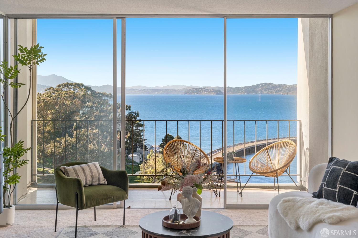 Photo #5: 426112463 Listing: Photo #5