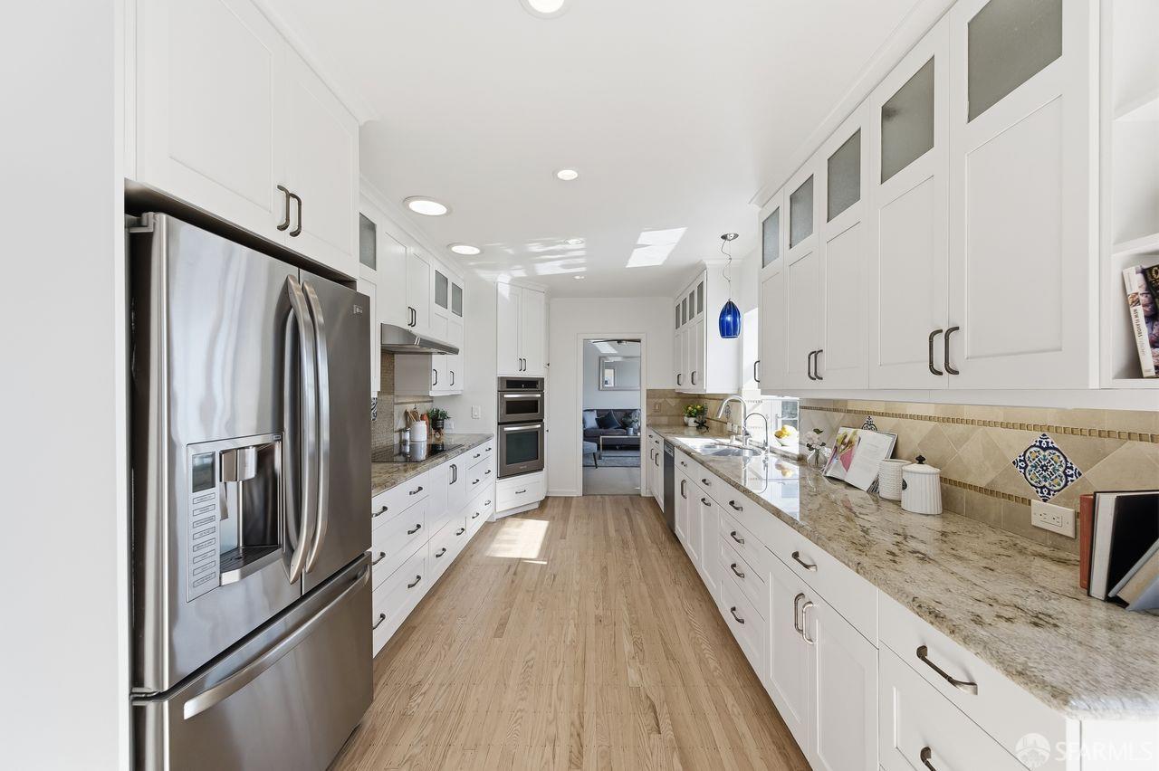 Detail Gallery Image 15 of 58 For 179 Bay View Dr, San Carlos,  CA 94070 - 3 Beds | 2/1 Baths