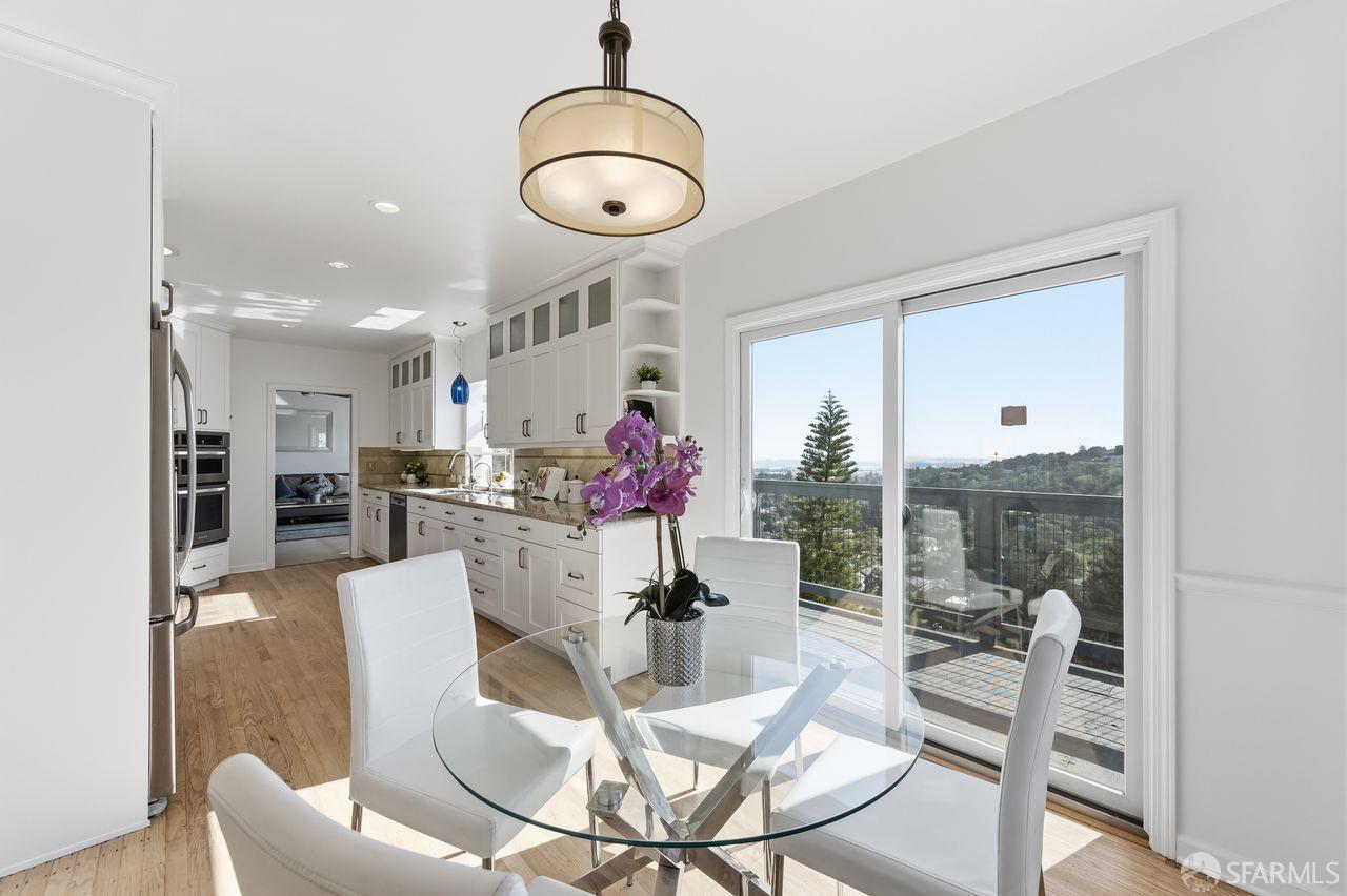 Detail Gallery Image 13 of 58 For 179 Bay View Dr, San Carlos,  CA 94070 - 3 Beds | 2/1 Baths