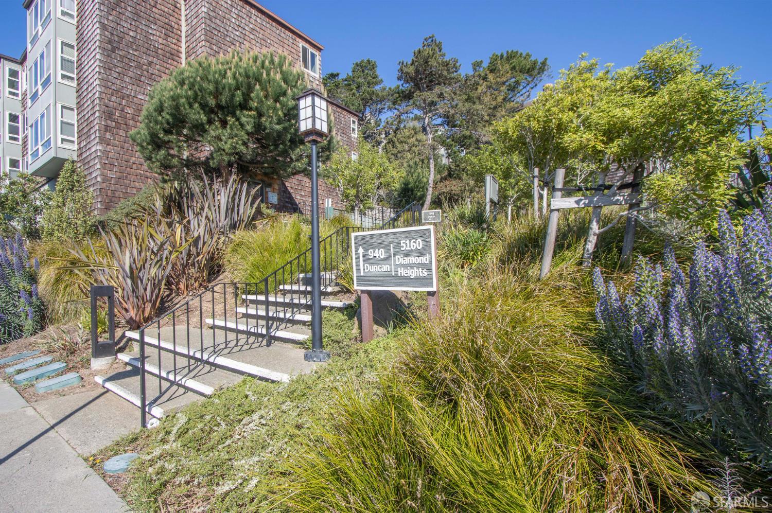 Photo #1: 426112924 Listing: Photo #1