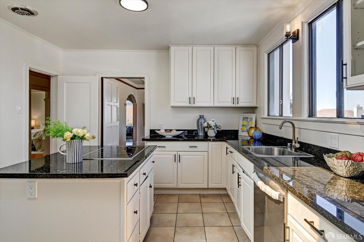 Detail Gallery Image 22 of 59 For 301 Santa Ana Ave, San Francisco,  CA 94127 - 3 Beds | 2 Baths