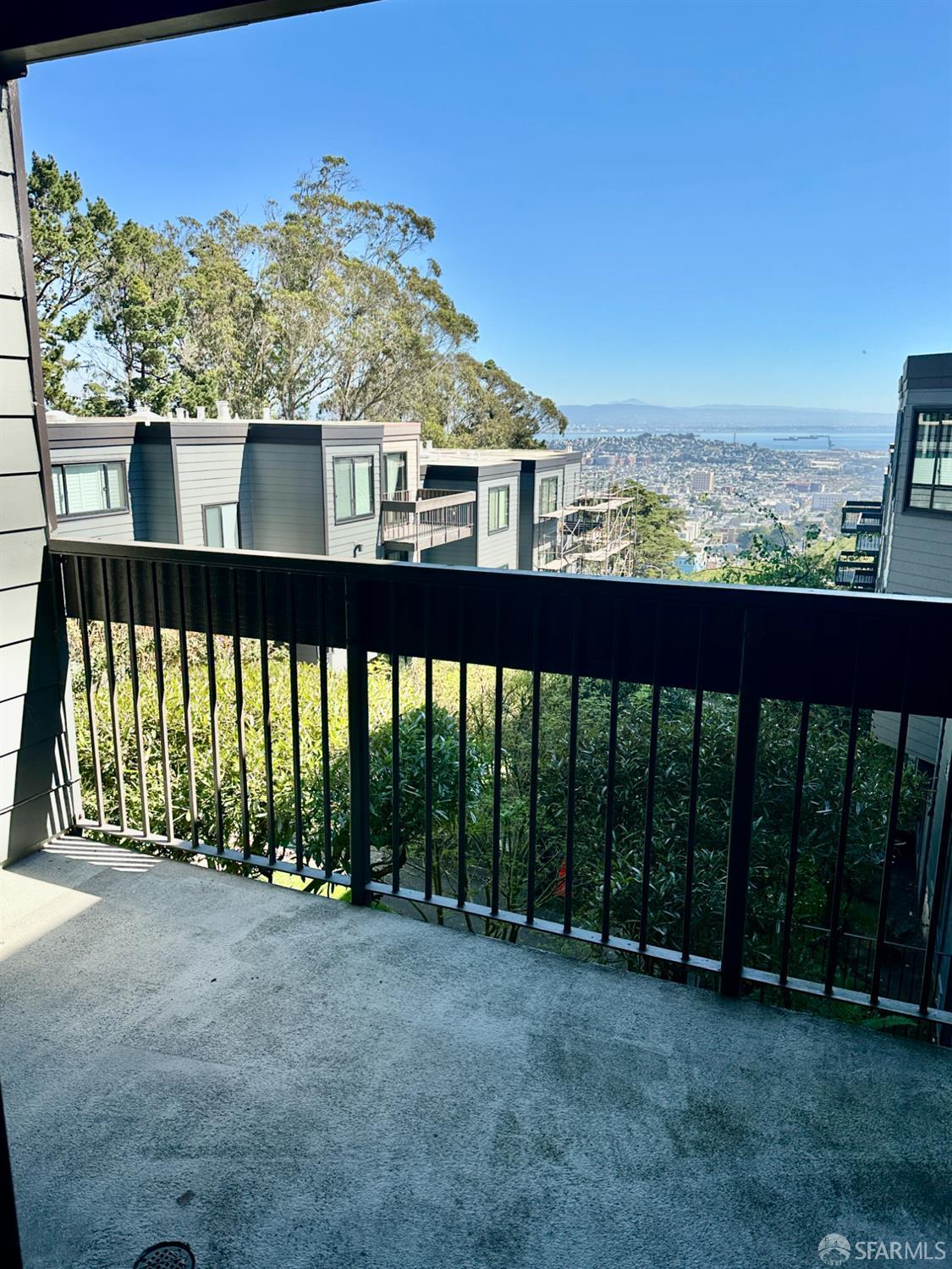 Detail Gallery Image 2 of 21 For 5177 Diamond Heights Blvd #113,  San Francisco,  CA 94131 - 1 Beds | 1 Baths