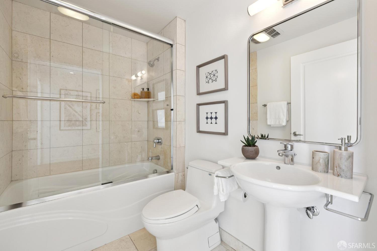 Photo #23: 426113756 Listing: Photo #23