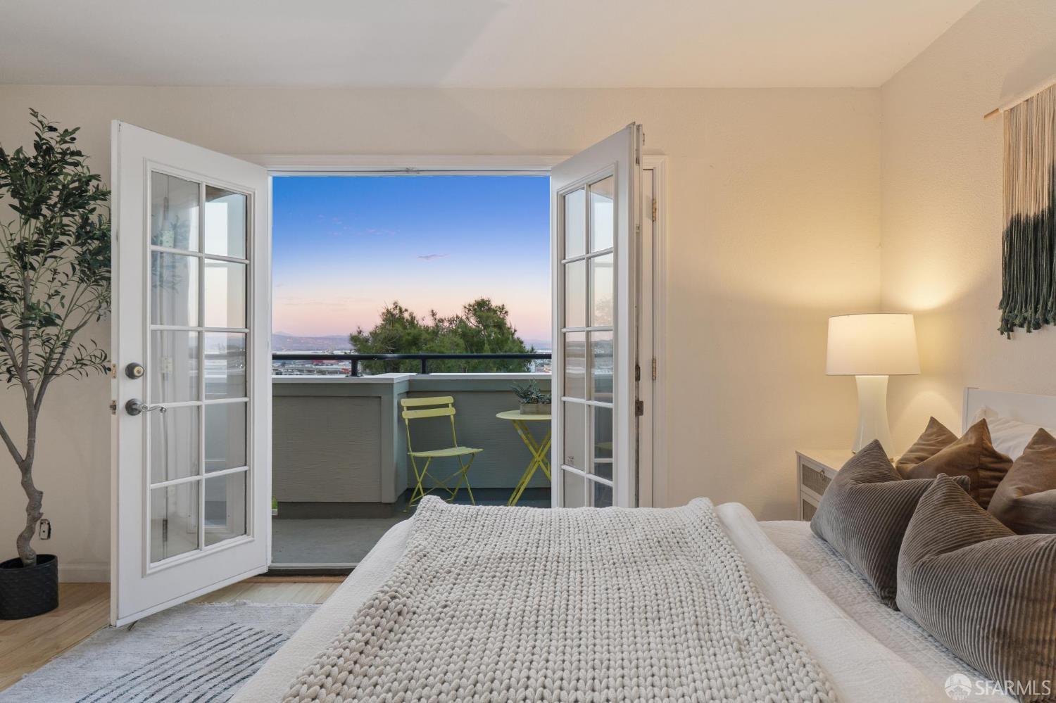 Detail Gallery Image 64 of 82 For 532 Franconia St, San Francisco,  CA 94110 - 5 Beds | 4 Baths