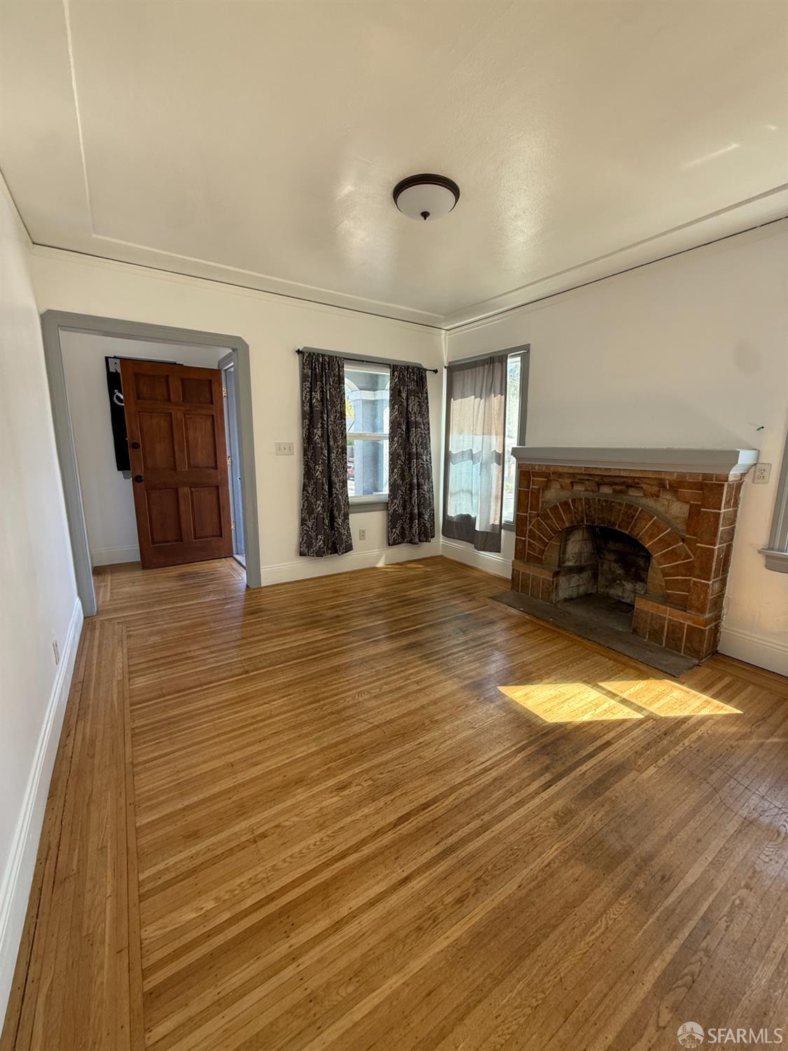 Detail Gallery Image 8 of 41 For 3331 Davis St, Oakland,  CA 94601 - 2 Beds | 1 Baths