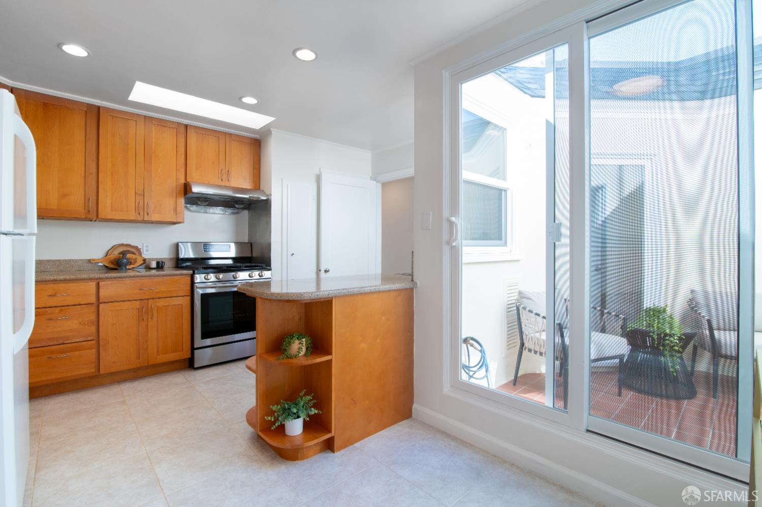 Detail Gallery Image 13 of 34 For 1630 33rd Ave, San Francisco,  CA 94122 - 2 Beds | 2 Baths