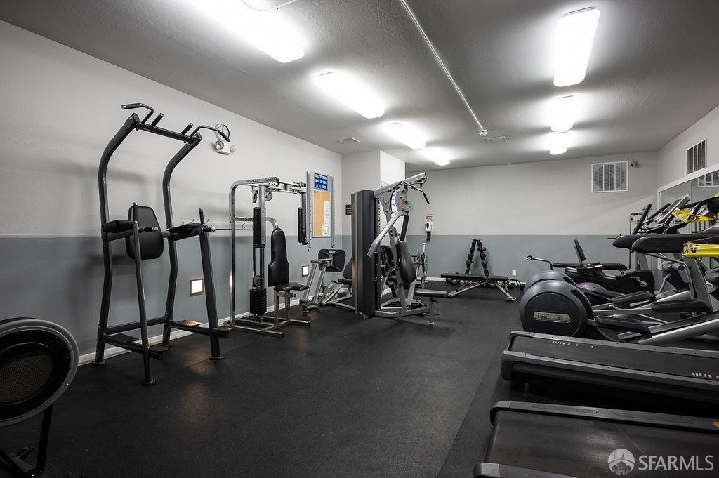 Detail Gallery Image 28 of 34 For 137 Piccadilly Pl a,  San Bruno,  CA 94066 - 2 Beds | 2 Baths