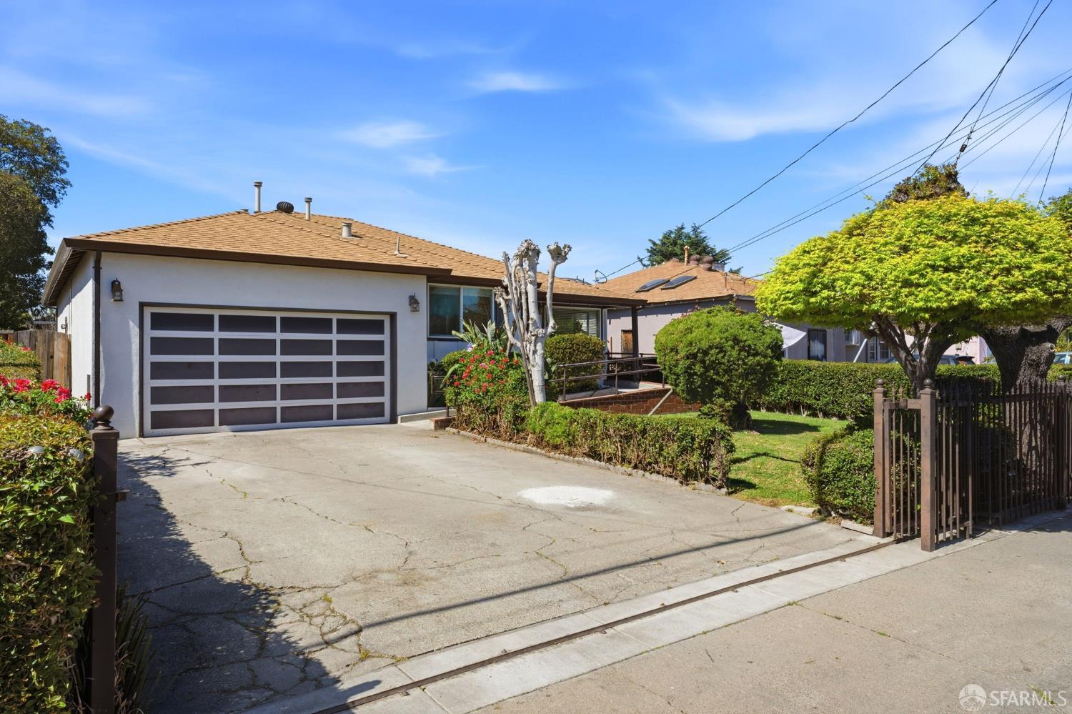 Detail Gallery Image 3 of 55 For 219 Verbena Dr, East Palo Alto,  CA 94303 - 3 Beds | 1 Baths