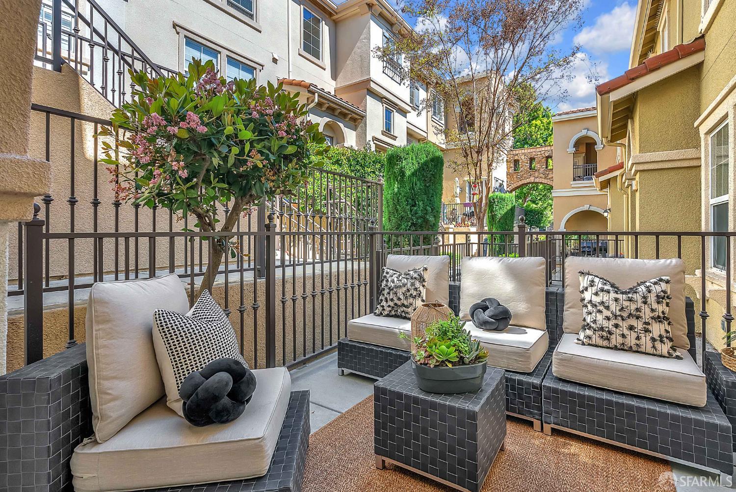 Detail Gallery Image 16 of 30 For 323 Casselino Dr, San Jose,  CA 95136 - 2 Beds | 2 Baths