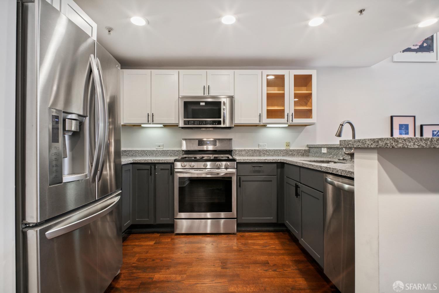 Photo #6: 426108151 Listing: Photo #6