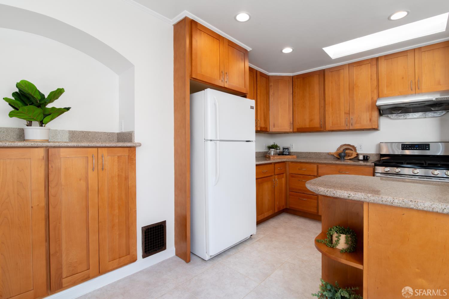Detail Gallery Image 12 of 34 For 1630 33rd Ave, San Francisco,  CA 94122 - 2 Beds | 2 Baths