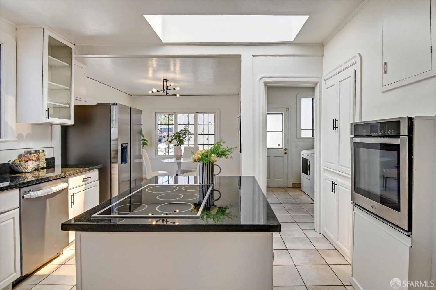 Detail Gallery Image 21 of 59 For 301 Santa Ana Ave, San Francisco,  CA 94127 - 3 Beds | 2 Baths