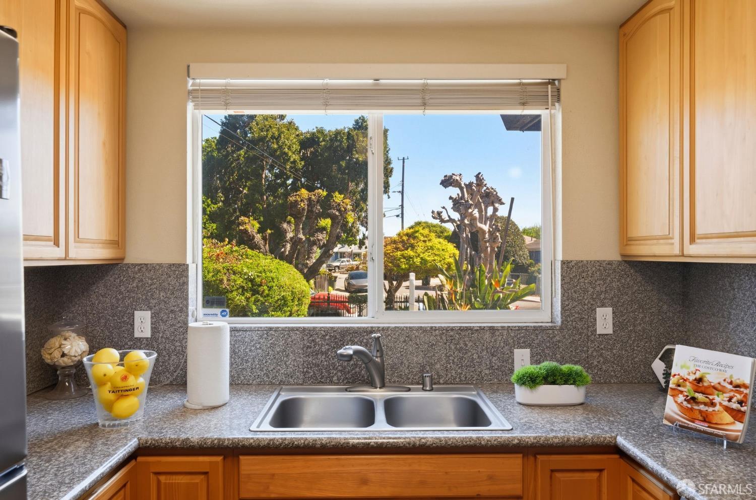 Detail Gallery Image 14 of 55 For 219 Verbena Dr, East Palo Alto,  CA 94303 - 3 Beds | 1 Baths