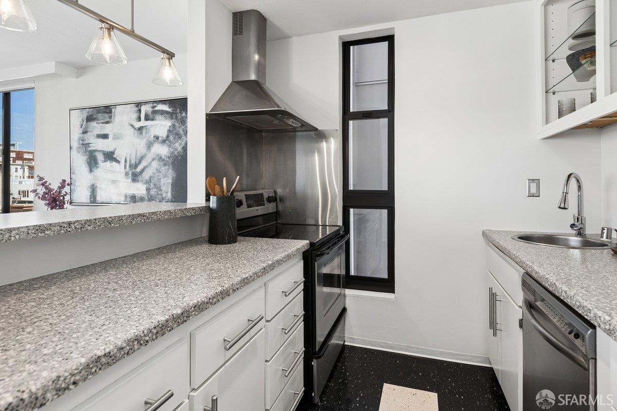 Photo #10: 426112279 Listing: Photo #10