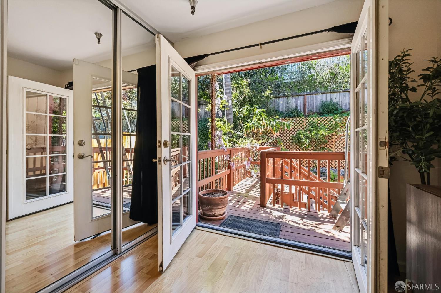Detail Gallery Image 41 of 82 For 532 Franconia St, San Francisco,  CA 94110 - 5 Beds | 4 Baths