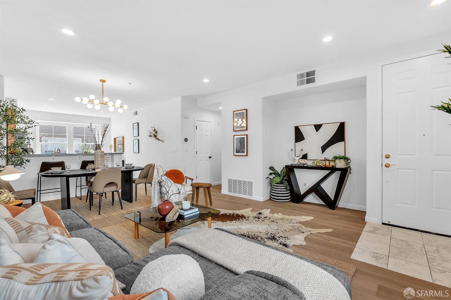 Detail Gallery Image 3 of 30 For 323 Casselino Dr, San Jose,  CA 95136 - 2 Beds | 2 Baths