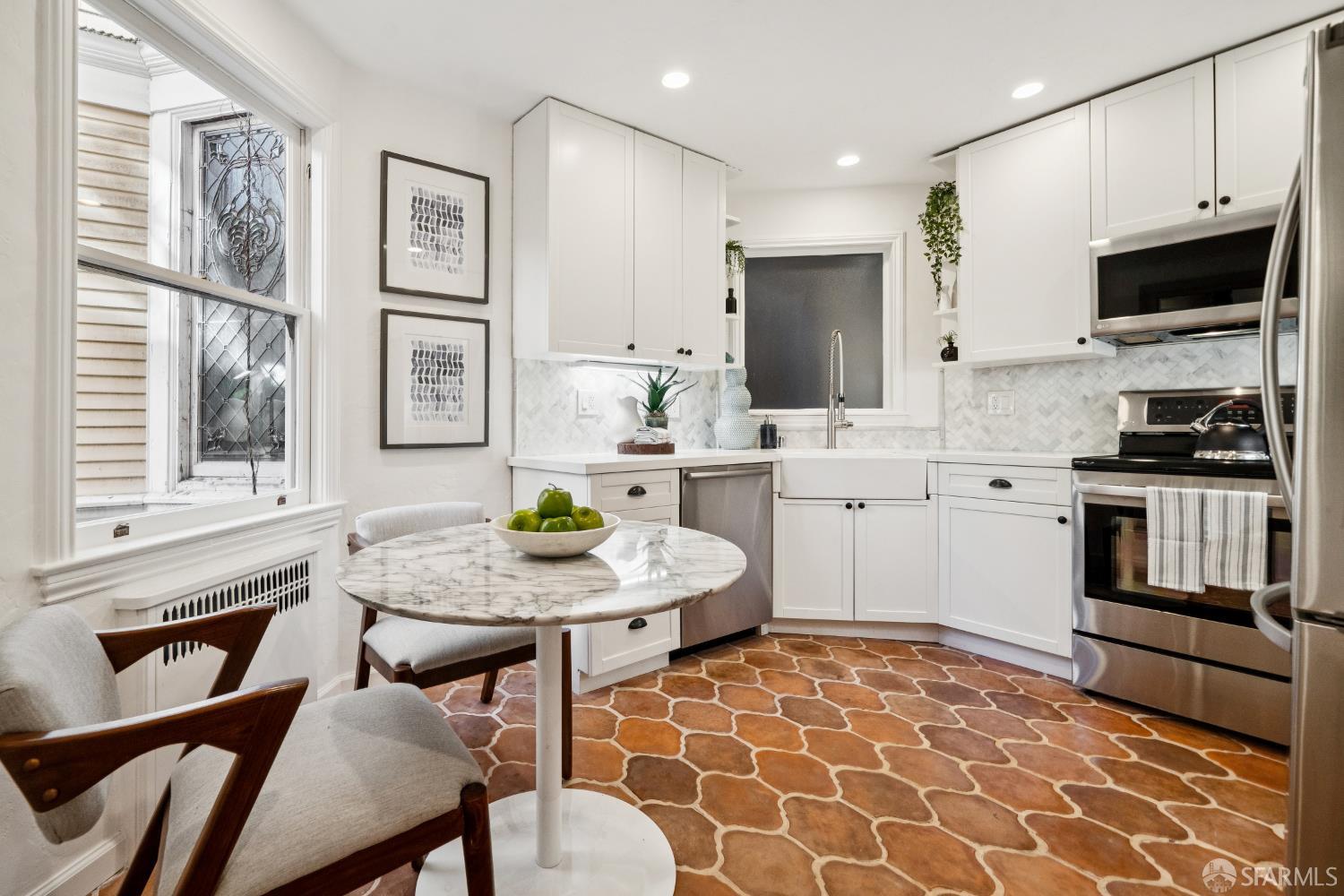 Photo #8: 426113304 Listing: Photo #8