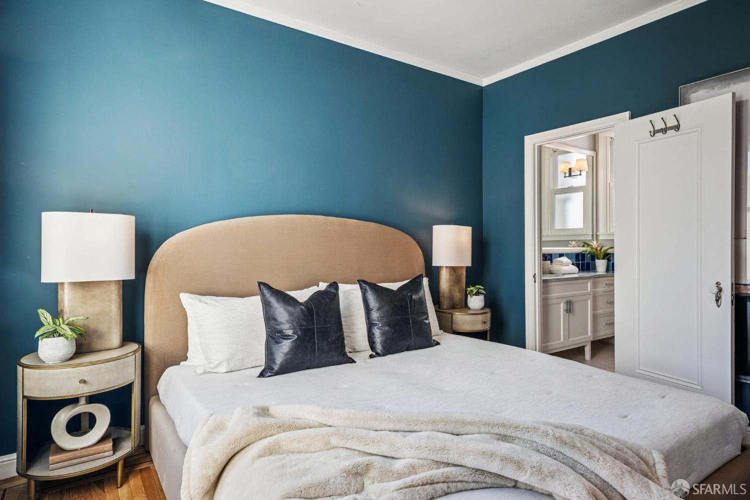 Detail Gallery Image 24 of 51 For 2165 Beach St #5,  San Francisco,  CA 94123 - 2 Beds | 2 Baths