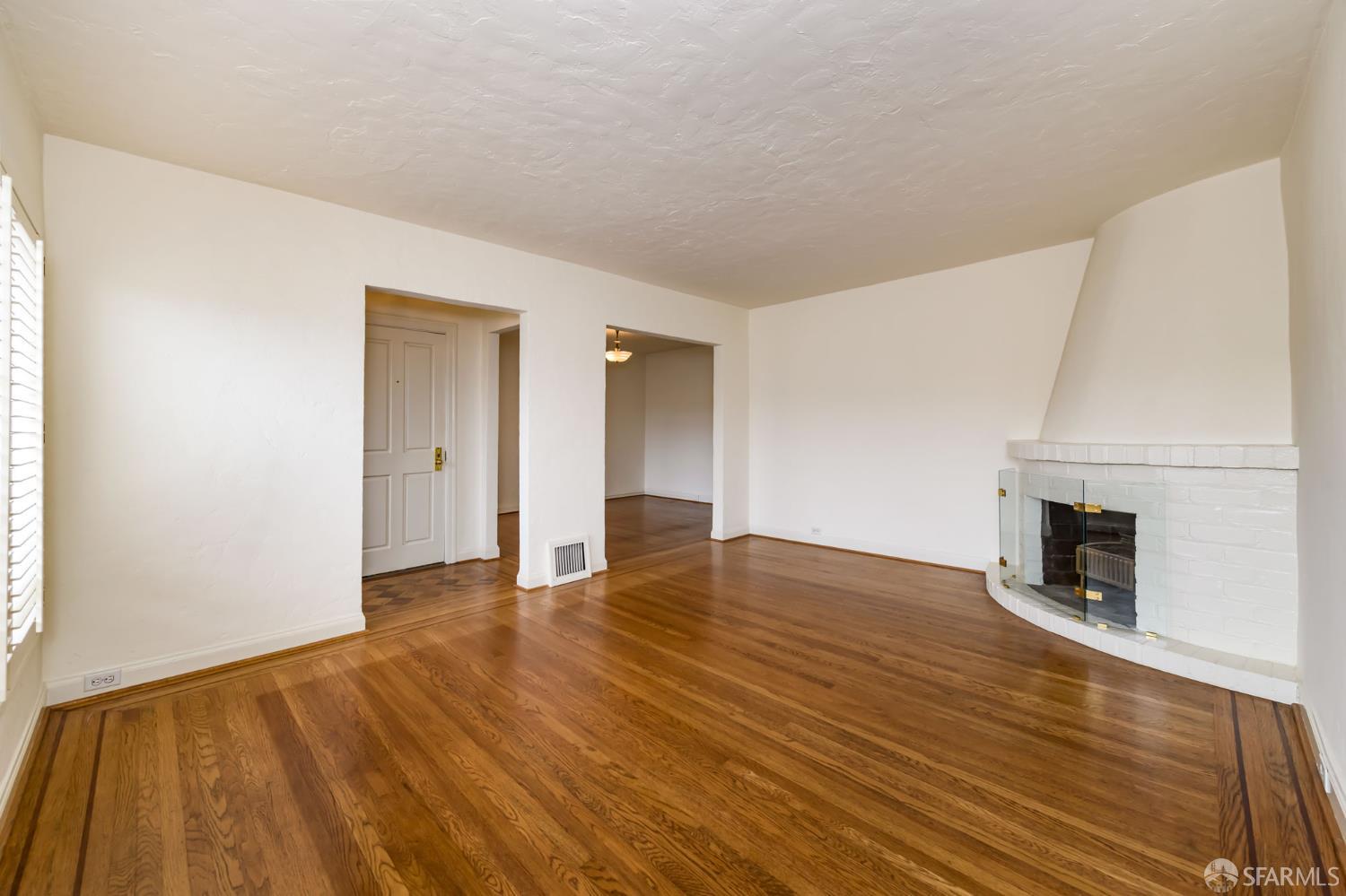 Detail Gallery Image 3 of 14 For 2254 30th Ave, San Francisco,  CA 94116 - 2 Beds | 1 Baths