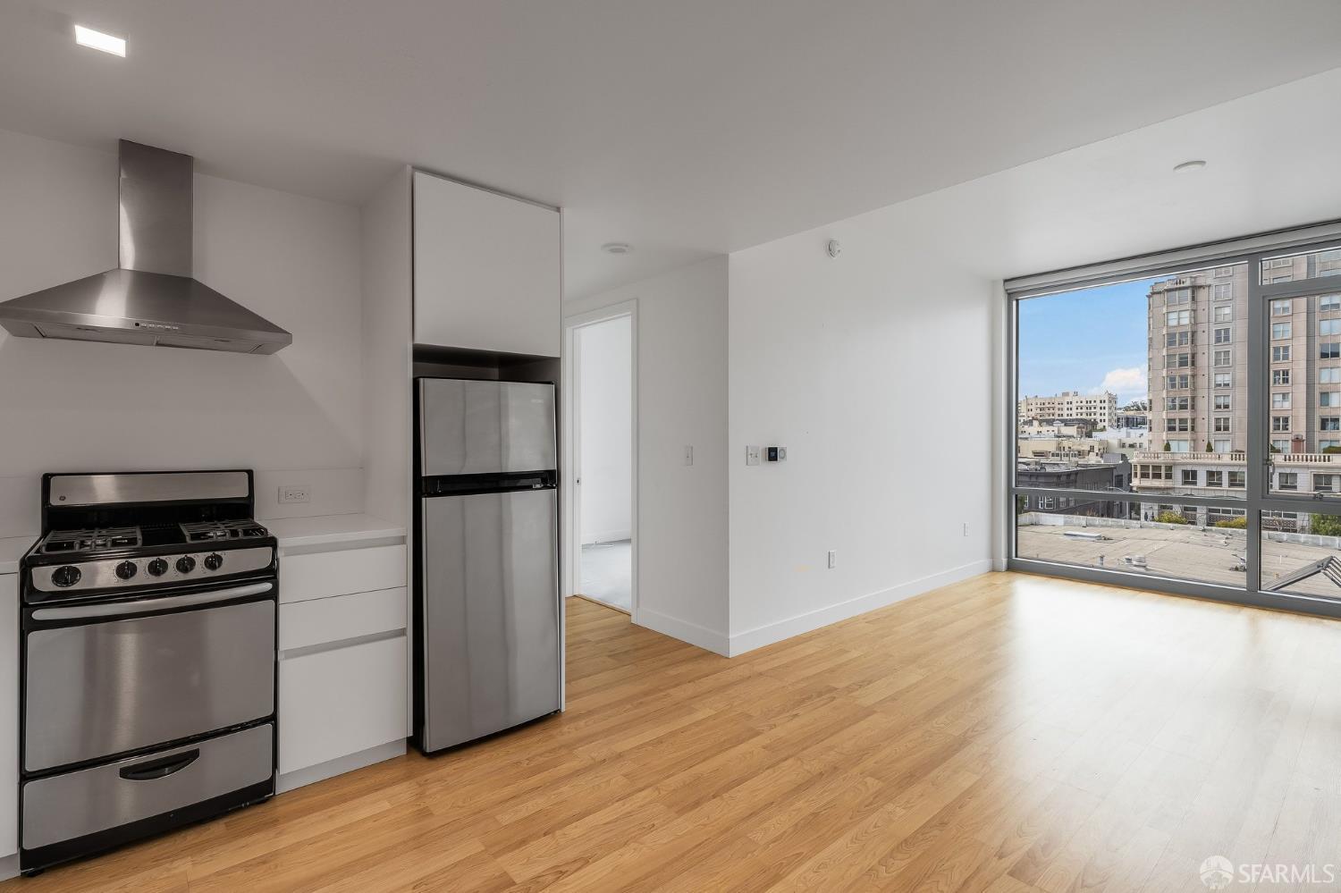 Photo #4: 426113997 Listing: Photo #4