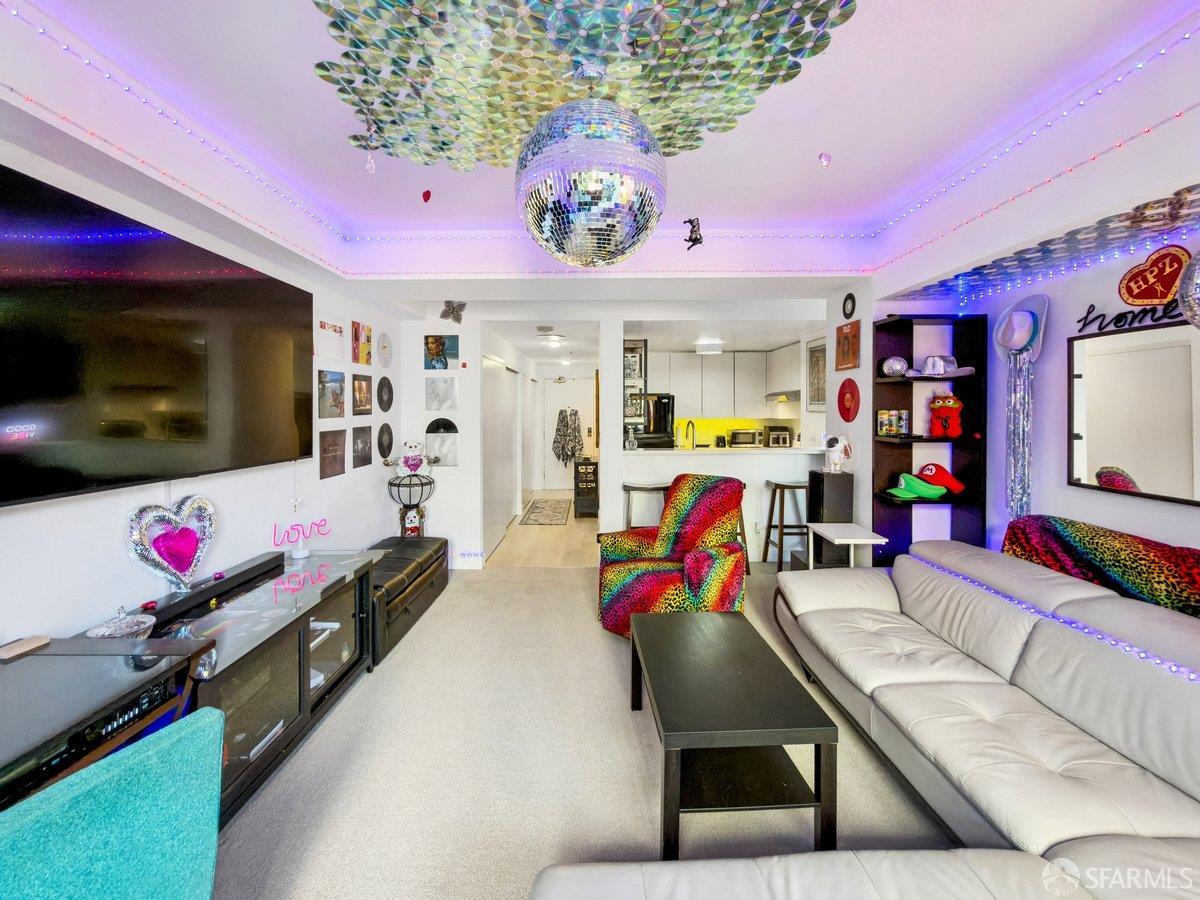 Photo #5: 426113802 Listing: Photo #5