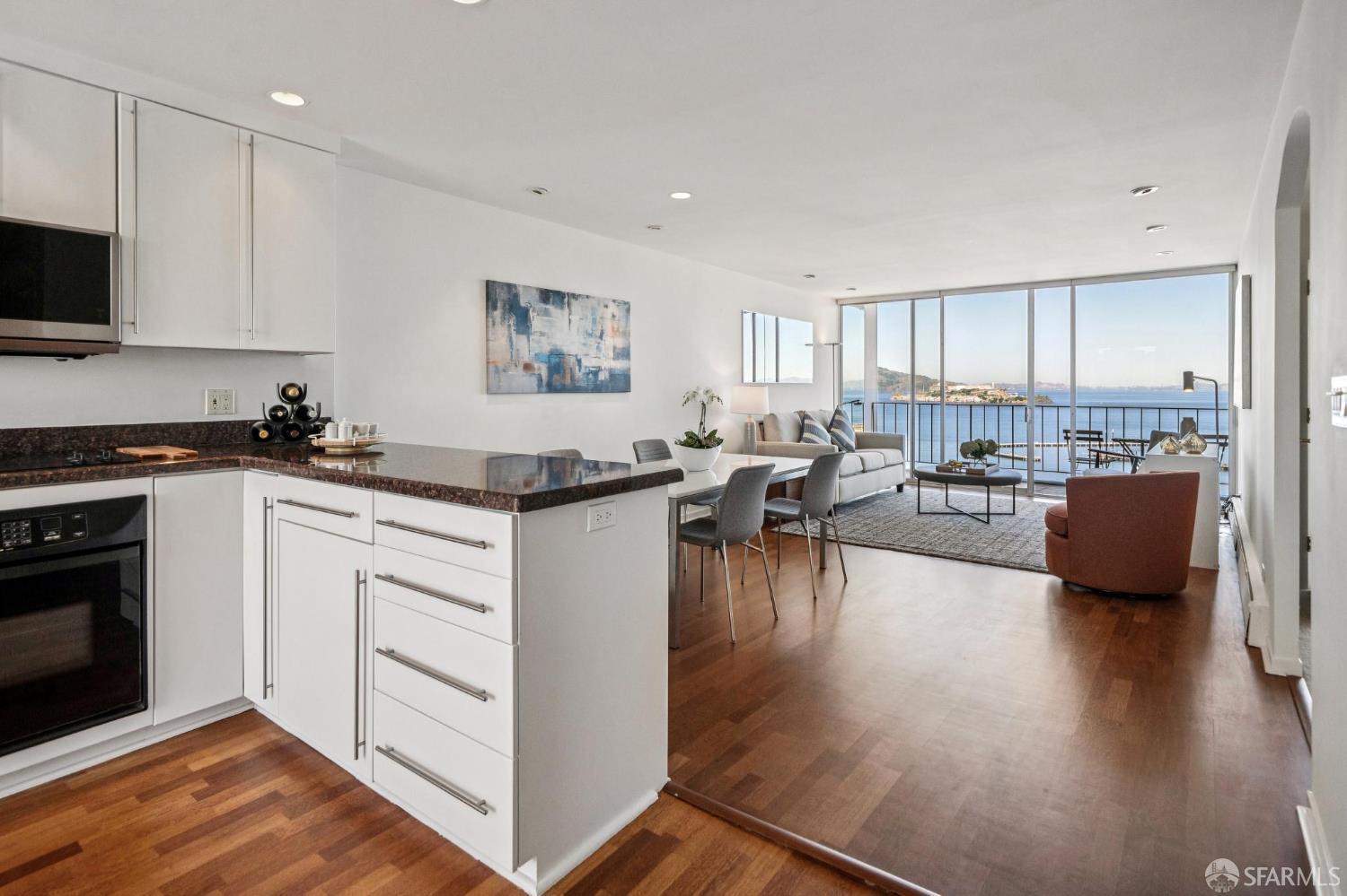 Detail Gallery Image 12 of 48 For 1000 North Point St #902,  San Francisco,  CA 94109 - 2 Beds | 1 Baths