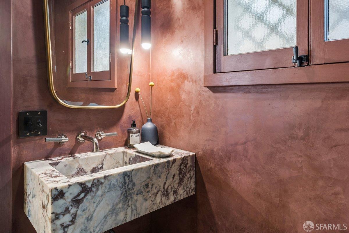 Detail Gallery Image 33 of 85 For 2196 Jackson St, San Francisco,  CA 94115 - 5 Beds | 4/1 Baths