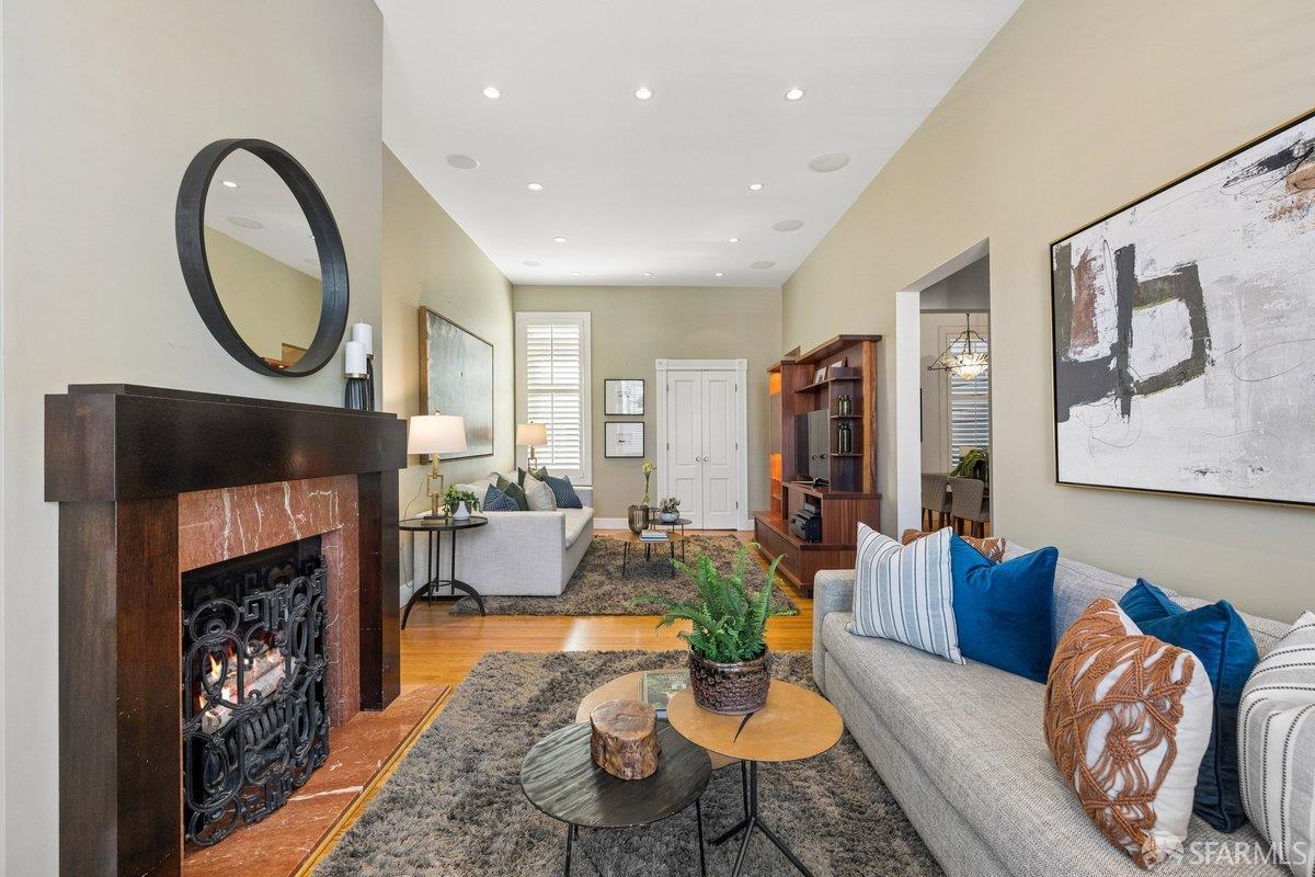 Detail Gallery Image 12 of 87 For 80 Diamond St, San Francisco,  CA 94114 - 3 Beds | 3 Baths