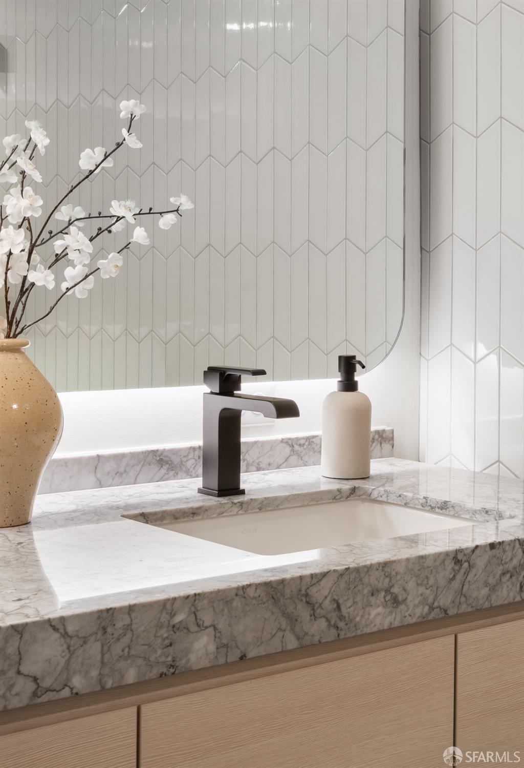 Photo #20: 426114062 Listing: Photo #20