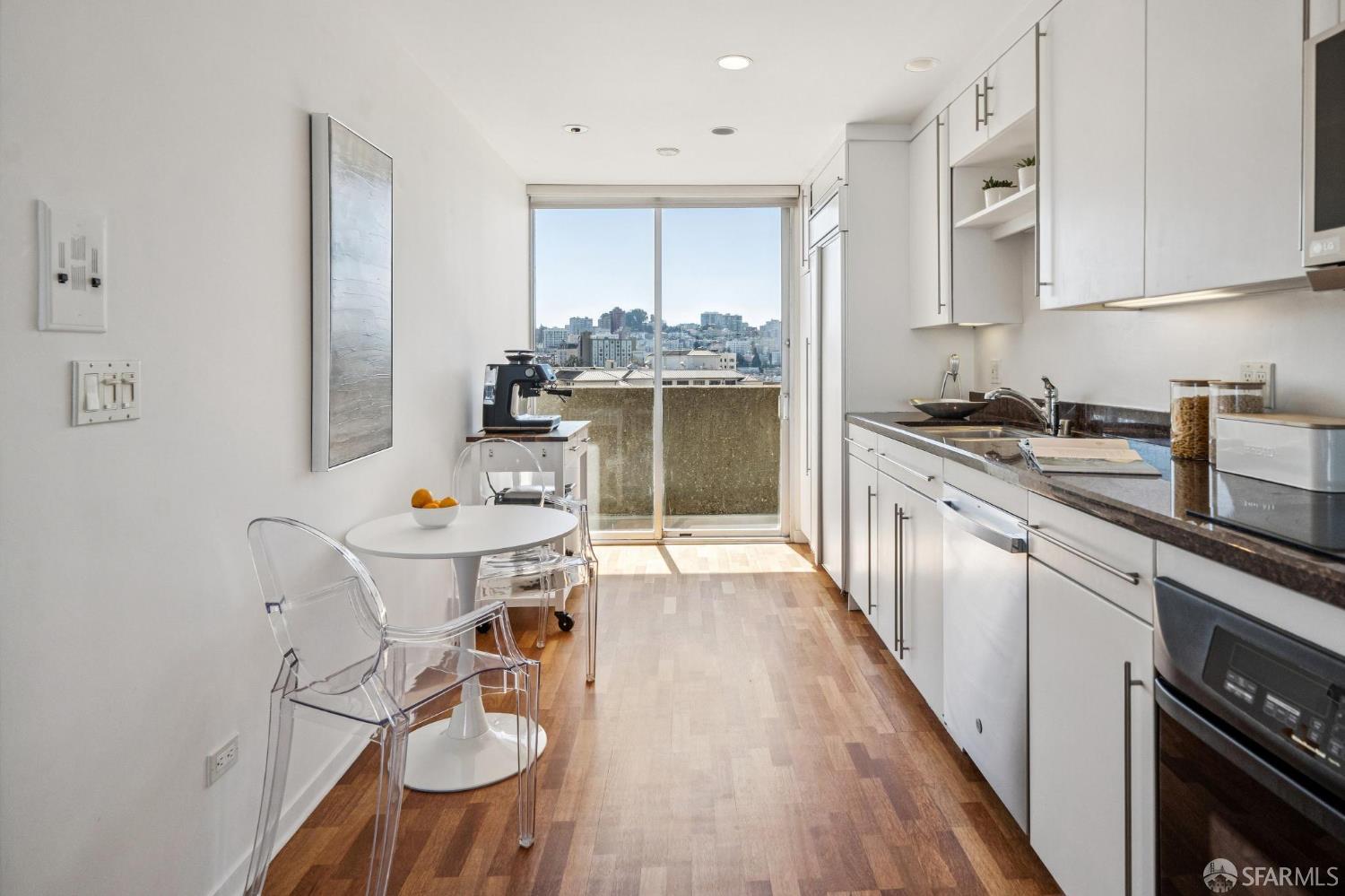 Detail Gallery Image 11 of 48 For 1000 North Point St #902,  San Francisco,  CA 94109 - 2 Beds | 1 Baths