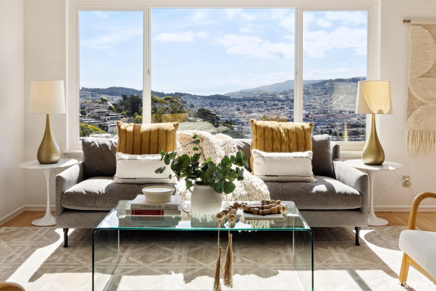 Detail Gallery Image 9 of 21 For 134 Stanford Heights Ave, San Francisco,  CA 94127 - 3 Beds | 2 Baths