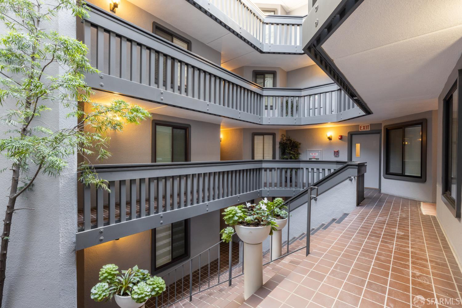 Photo #2: 426108101 Listing: Photo #2