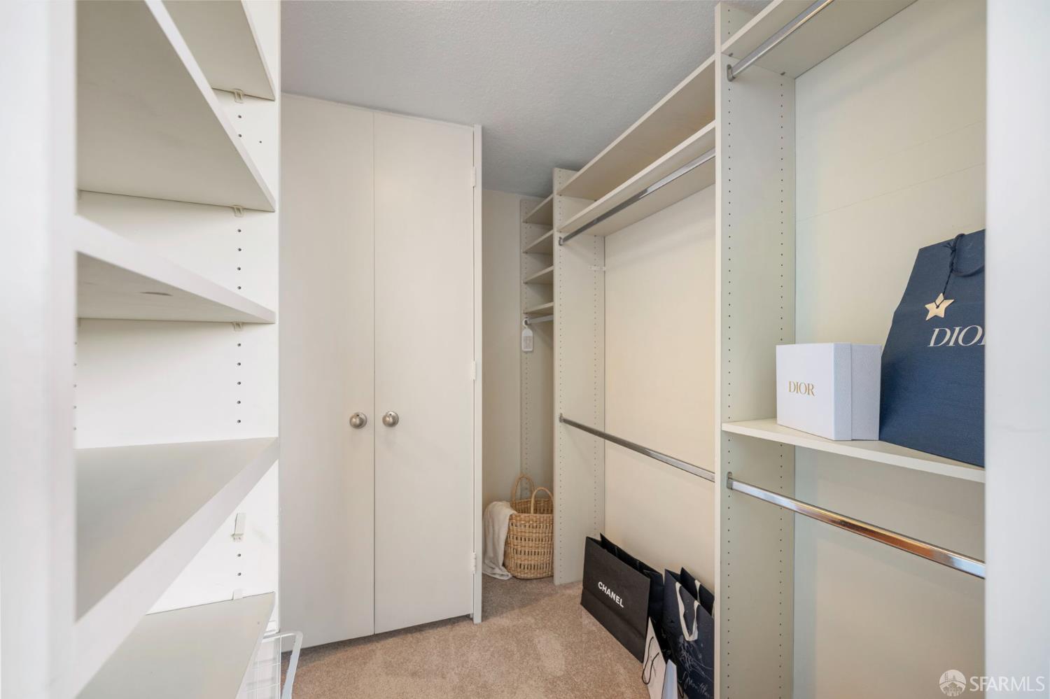 Photo #23: 426112463 Listing: Photo #23