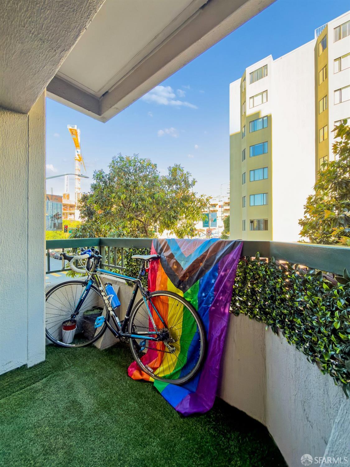 Photo #4: 426113802 Listing: Photo #4