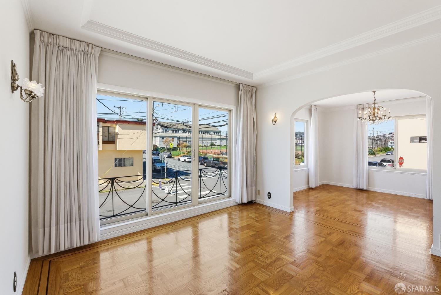 Detail Gallery Image 9 of 52 For 345 Felton St, San Francisco,  CA 94134 - 2 Beds | 1 Baths