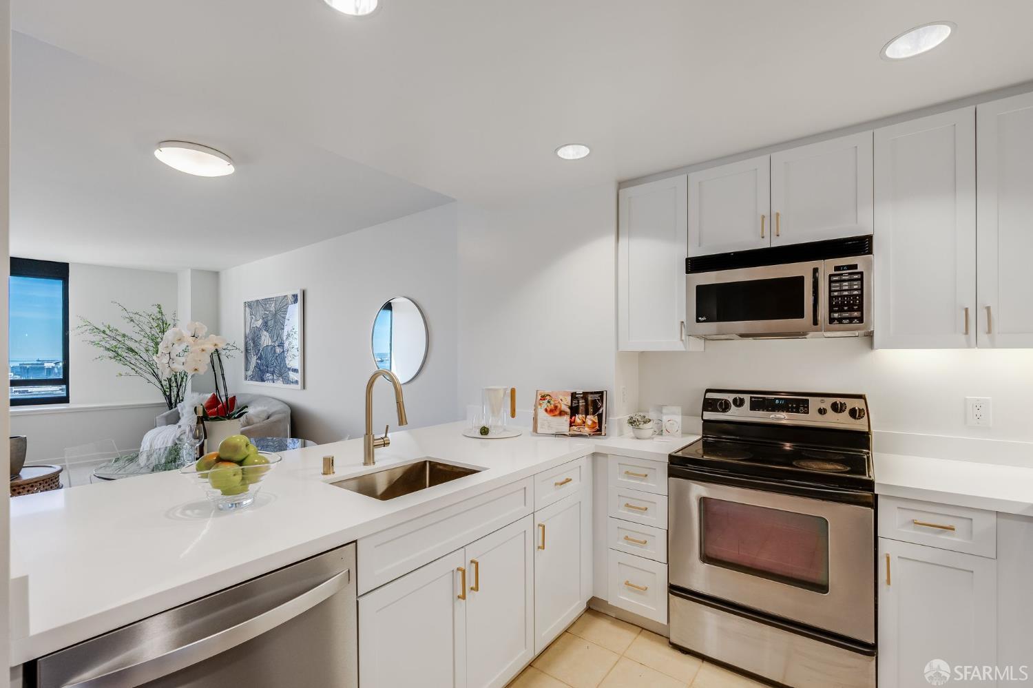 Photo #14: 426100759 Listing: Photo #14