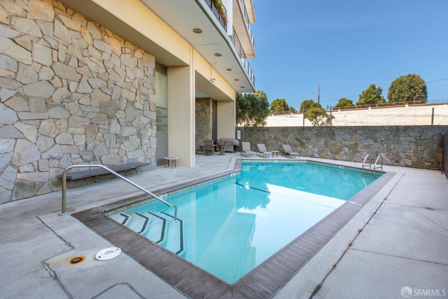 Photo #31: 426113864 Listing: Photo #31