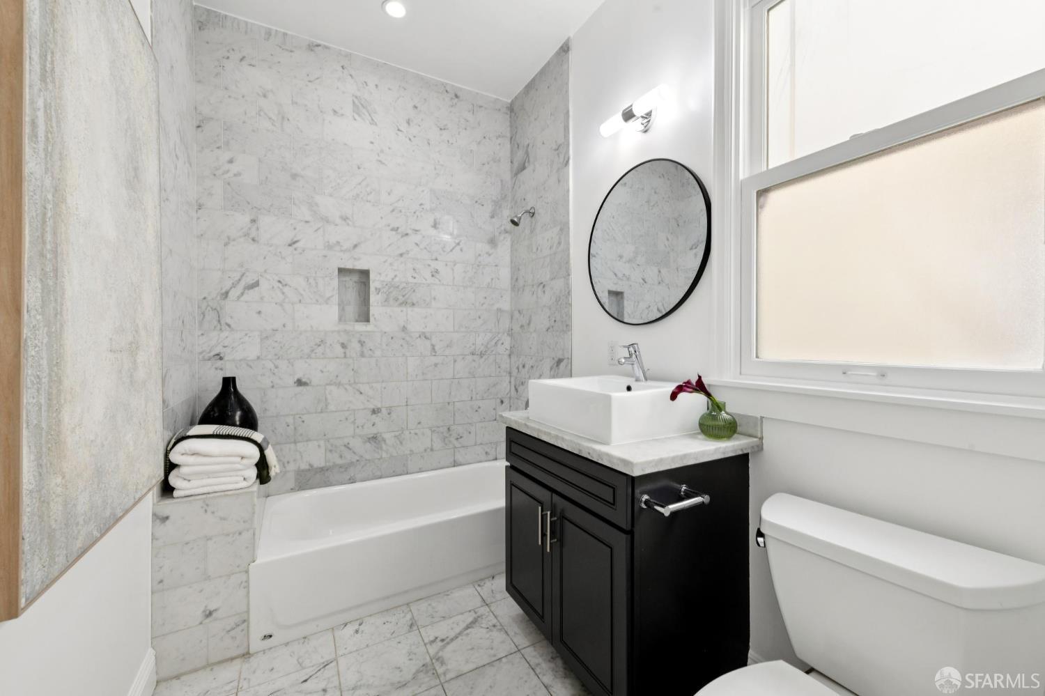 Photo #15: 426112188 Listing: Photo #15