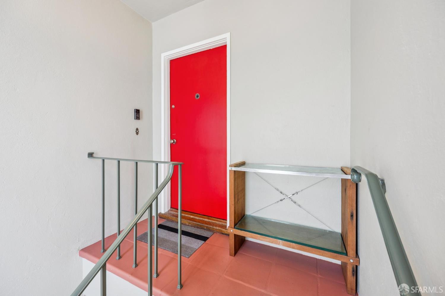 Detail Gallery Image 4 of 21 For 148 Beaumont Ave, San Francisco,  CA 94118 - 2 Beds | 1 Baths