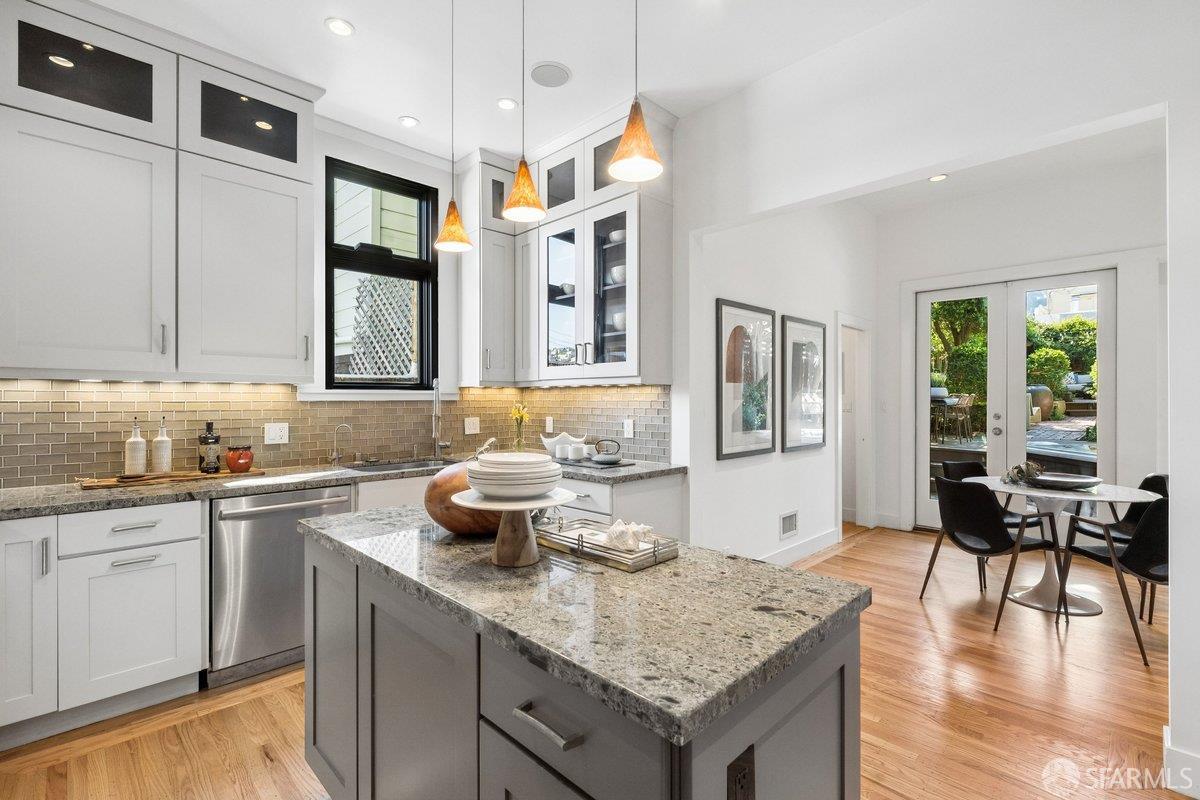 Detail Gallery Image 30 of 87 For 80 Diamond St, San Francisco,  CA 94114 - 3 Beds | 3 Baths