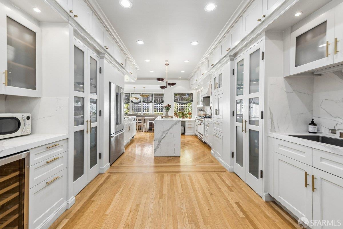 Detail Gallery Image 22 of 85 For 2196 Jackson St, San Francisco,  CA 94115 - 5 Beds | 4/1 Baths