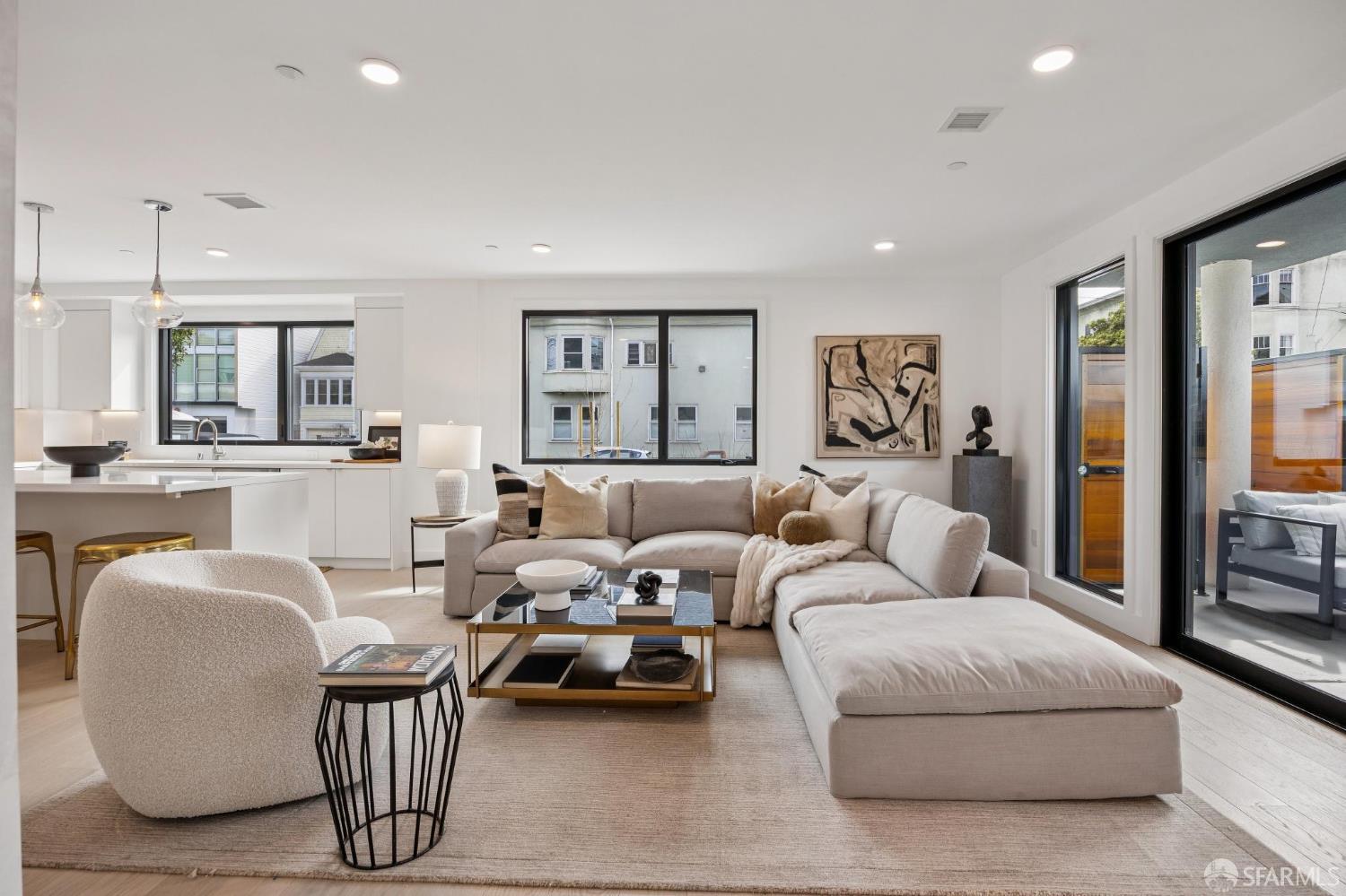 Photo #2: 426113753 Listing: Photo #2