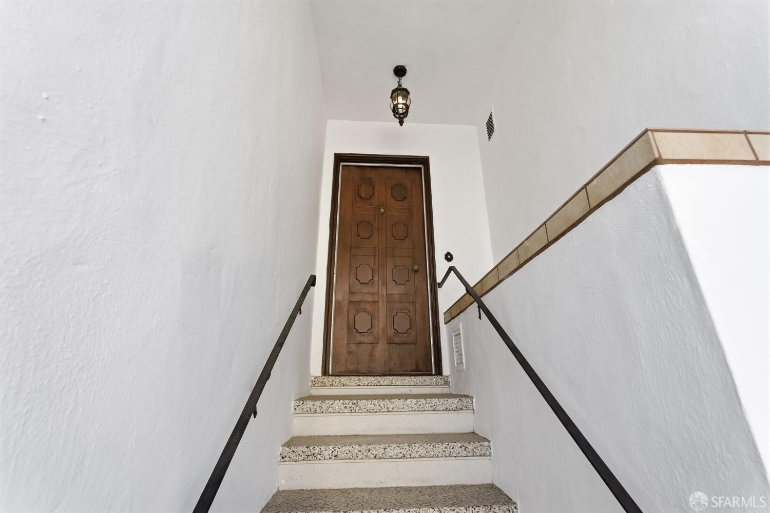 Detail Gallery Image 3 of 52 For 345 Felton St, San Francisco,  CA 94134 - 2 Beds | 1 Baths