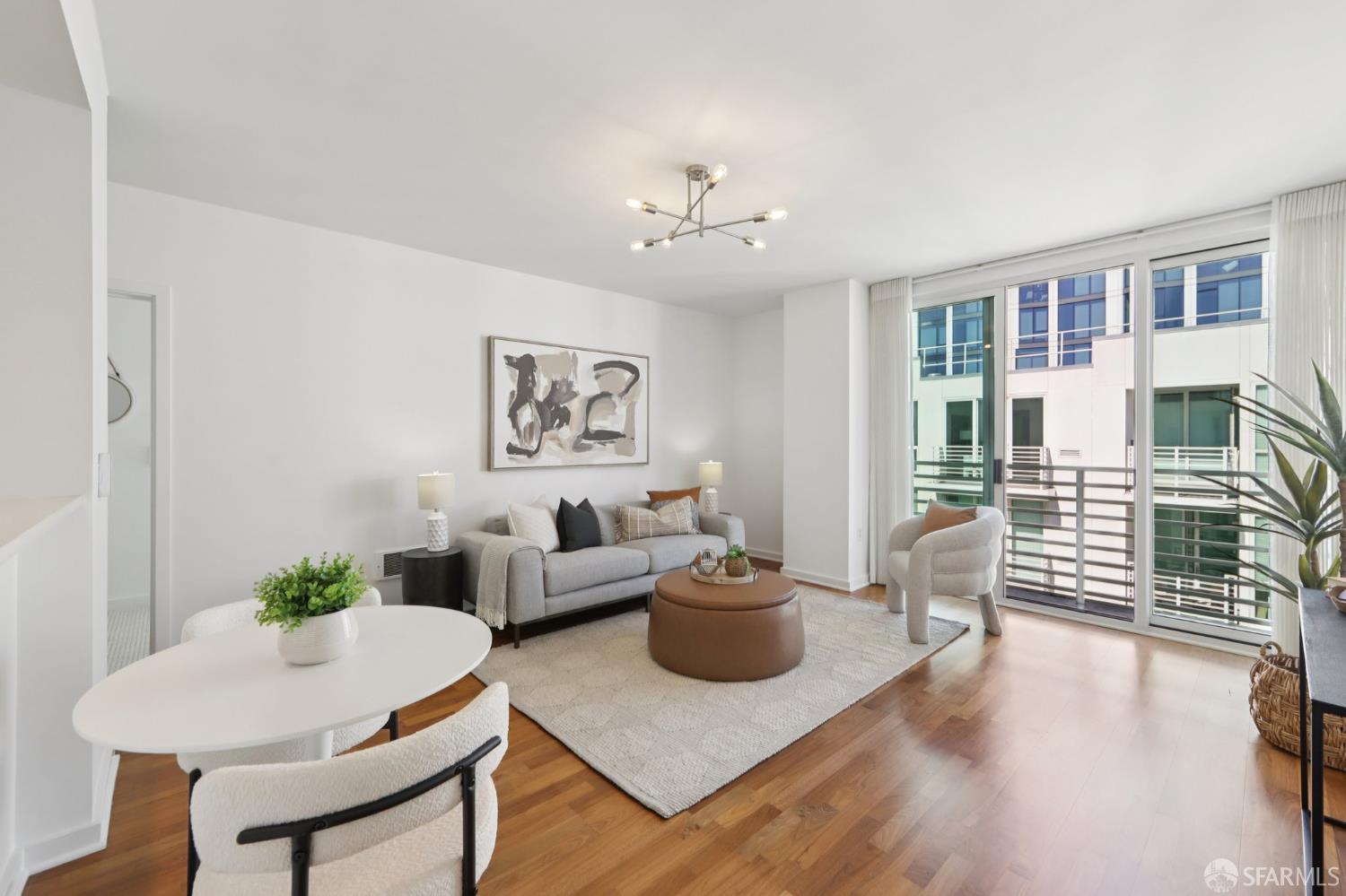 Photo #2: 425086079 Listing: Photo #2