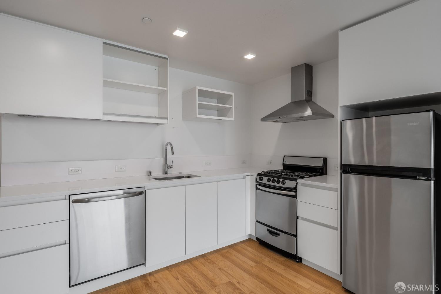 Photo #9: 426113997 Listing: Photo #9