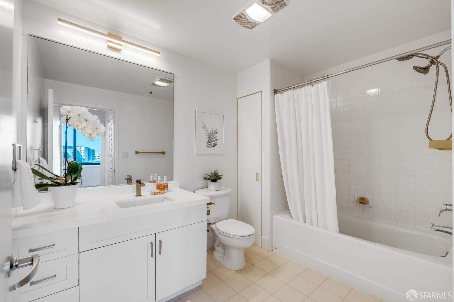 Photo #22: 426100759 Listing: Photo #22