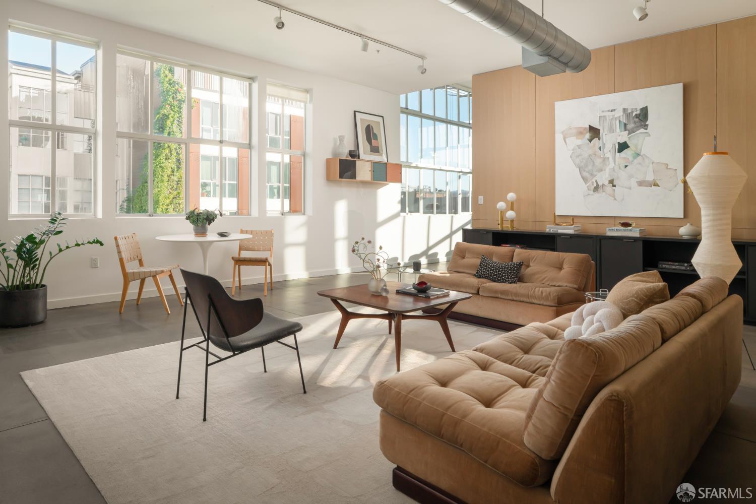 Photo #3: 426114069 Listing: Photo #3