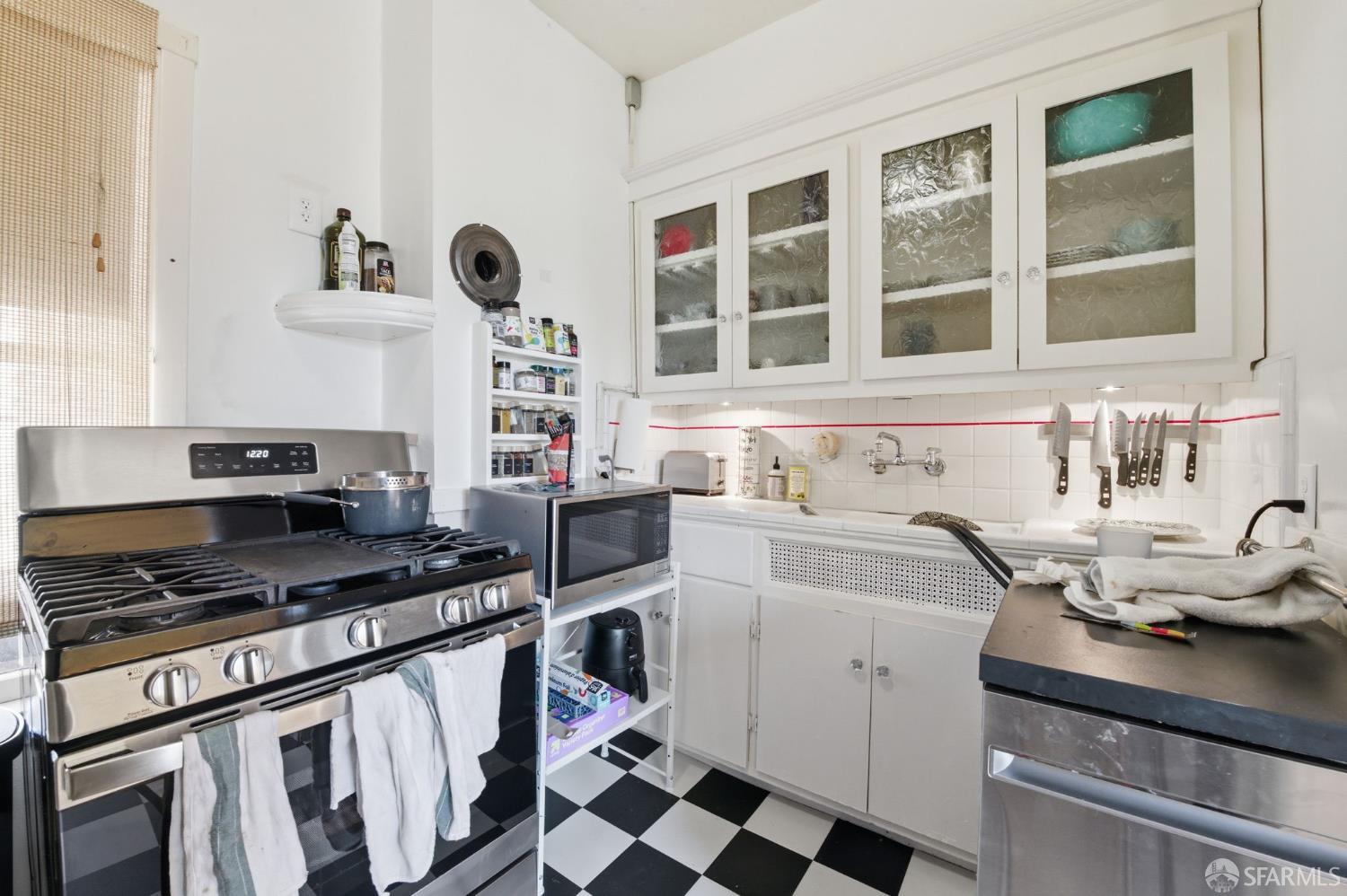 Detail Gallery Image 11 of 40 For 252 Chattanooga St, San Francisco,  CA 94114 - – Beds | – Baths