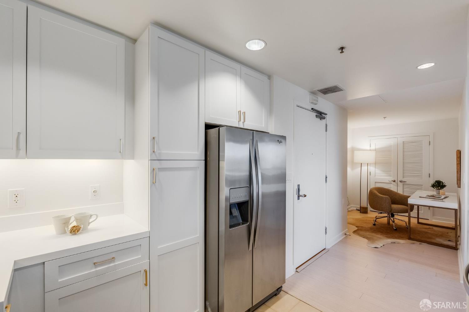 Photo #16: 426100759 Listing: Photo #16